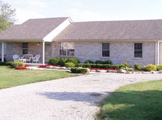 220 Pin Oak Dr, Taylorsville, KY 40071