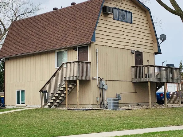 623 Faculty Dr, Brookings, SD 57006