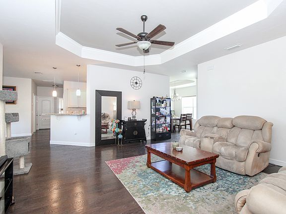 4th image of 989 NW 231st Way