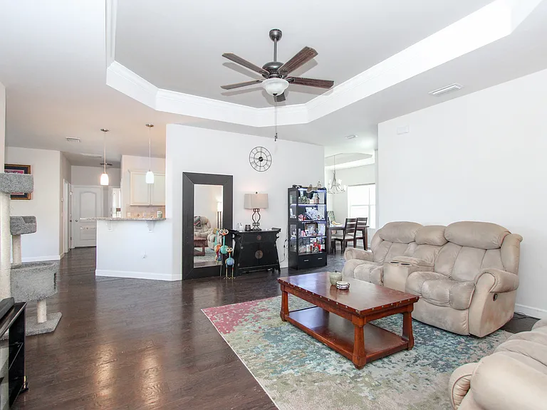 989 NW 231st Way — Photo 4