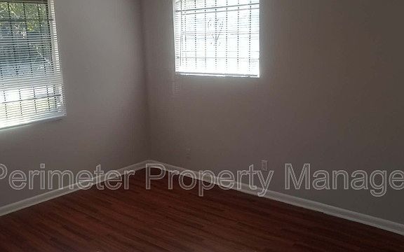 4th image of 9306 Gibson Ave