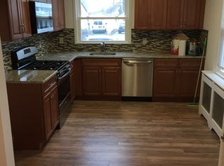 14 Reihl St, Elmwood Park, NJ 07407