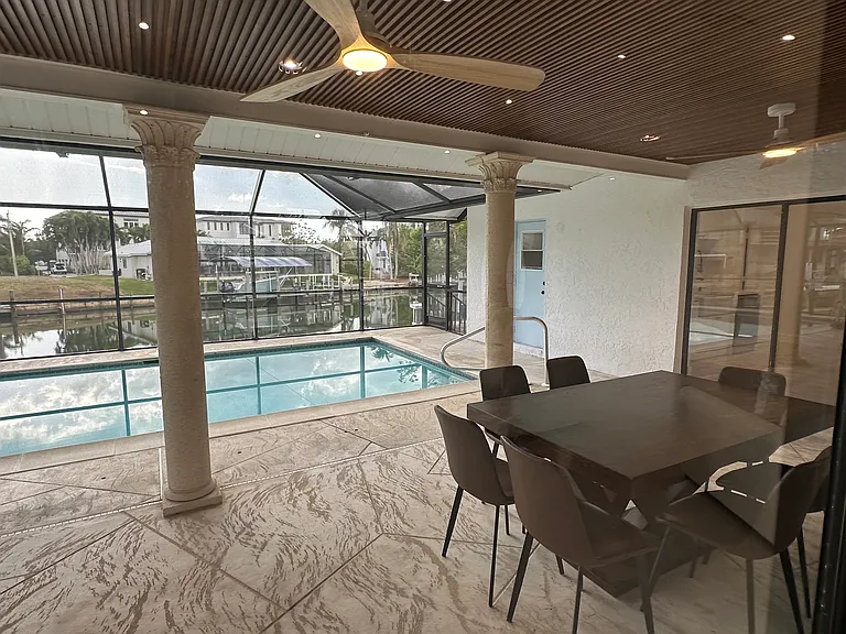 355 Henderson Ct — Photo 18