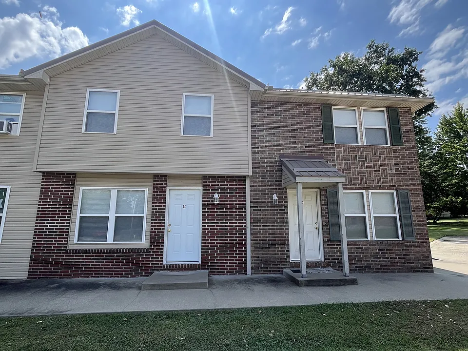 806 Foster Ln #C