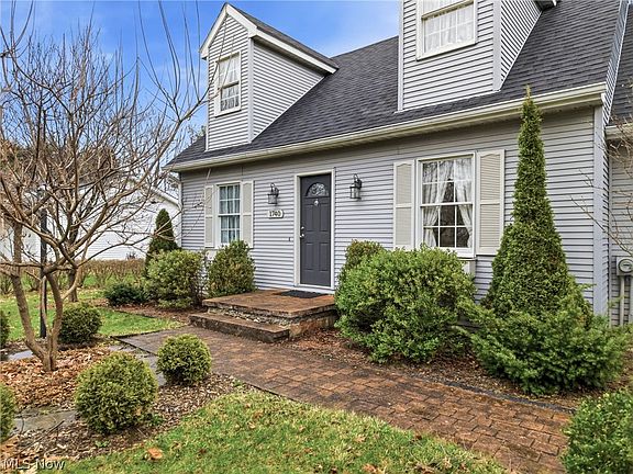 3rd image of 1740 Hearthside Dr