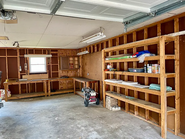 113 S Washington St — Photo 30