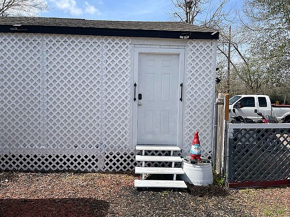 2nd image of 3707 1st St