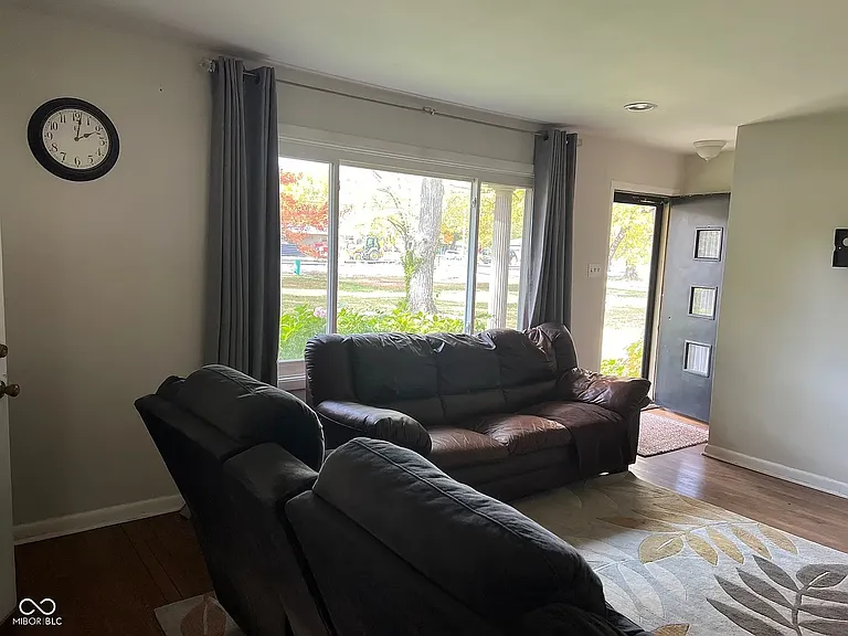 10187 N College Ave — Photo 26