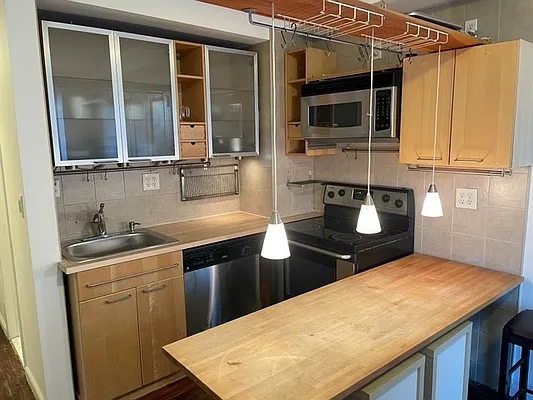 Rented by Steven Corcoran Real Estate | media 12