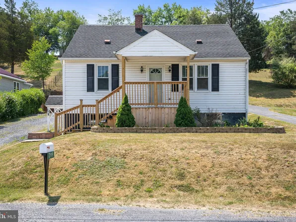 299 E Craig St, Craigsville, VA 24430