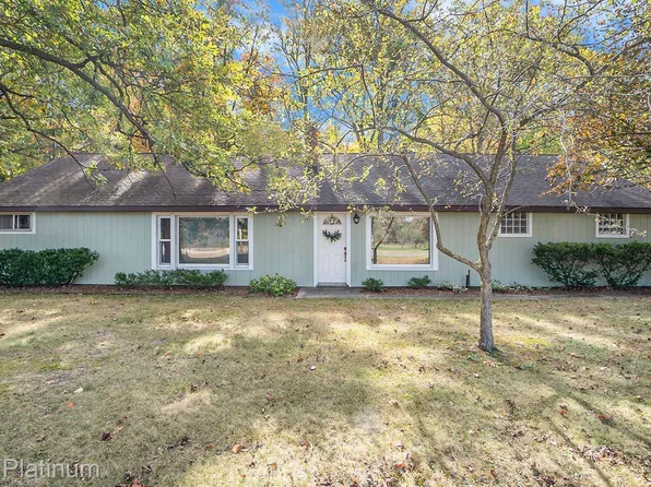 11781 Ferden Rd, Chesaning, MI 48616