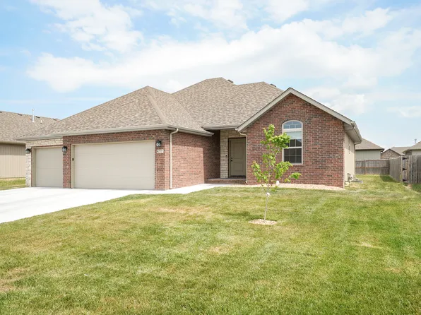 877 E Scott Wayne Dr, Nixa, MO 65714