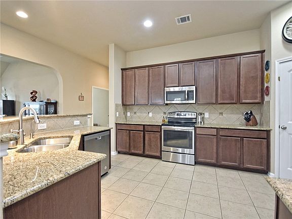 5th image of 1017 Matheson Dr