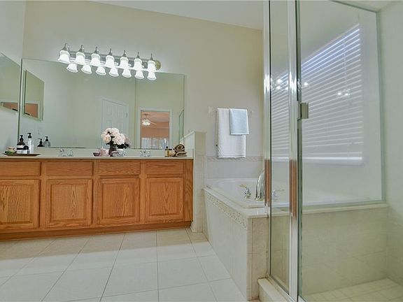 5th image of 117 Norris Pl