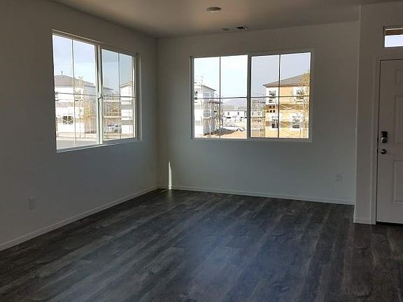 kitchen dininig area