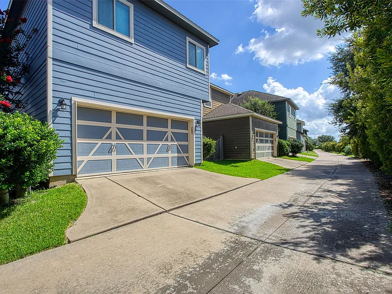 18143 Moonlit River Dr — Photo 4