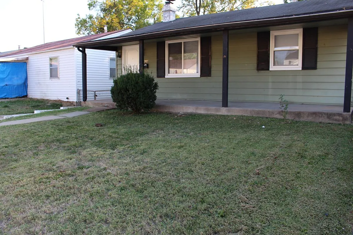 3628 Steins St photo 1