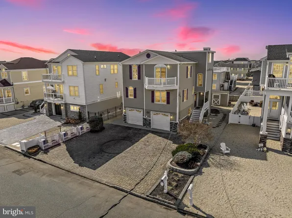 272 N 9th St, Surf City, NJ 08008