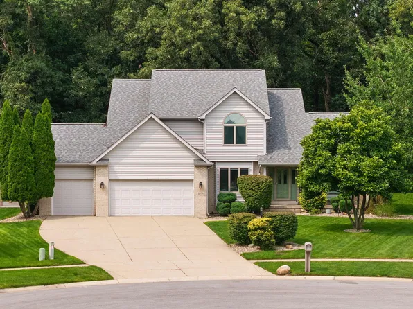 1658 Blue Heron Dr, Valparaiso, IN 46385