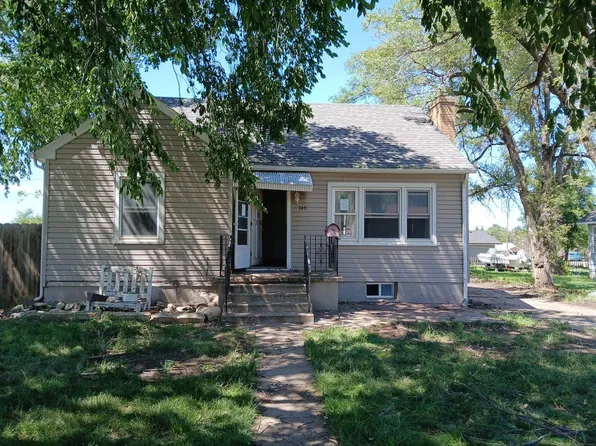 749 E Oakdale Ave, Russell, KS 67665