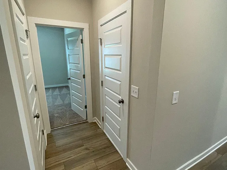 9047 Ivanhoe Dr — Photo 7