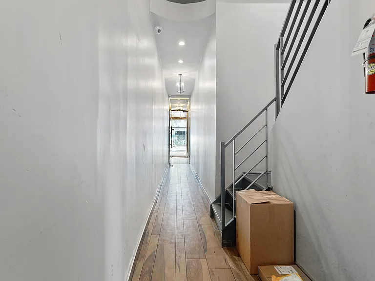 139 Essex St #10 — Photo 15