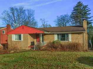 137 S Patton Dr, Coraopolis, PA 15108