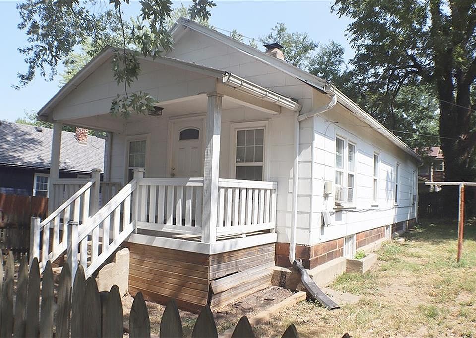 1st image of 123 N Willow Ave