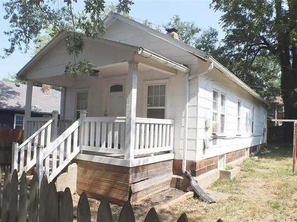 123 N Willow Ave, Sugar Creek, MO 64054