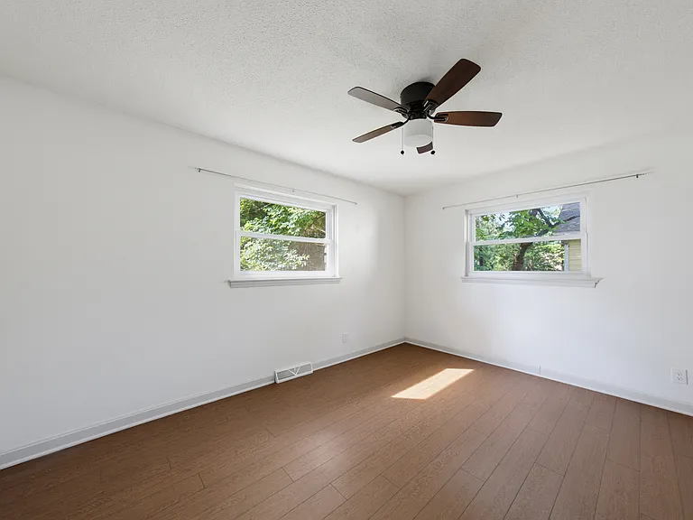 3363 Denise St — Photo 15