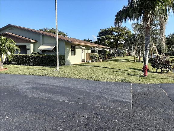 3rd image of 1712 Palmland Dr #1712
