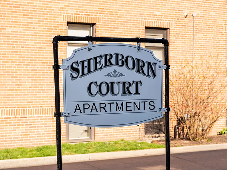 4-7 Sherborn Court 463-475 Broadway — Photo 14