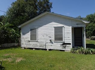 805 1/2 E Calhoun St, El Campo, TX 77437