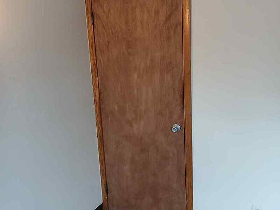 5th image of 210 E Main St #1