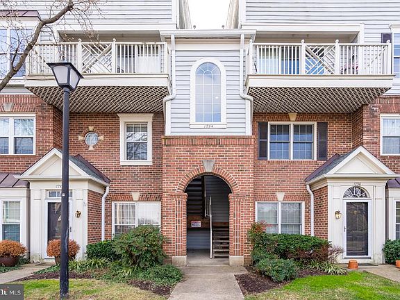 2nd image of 1734 Osage St Unit 304