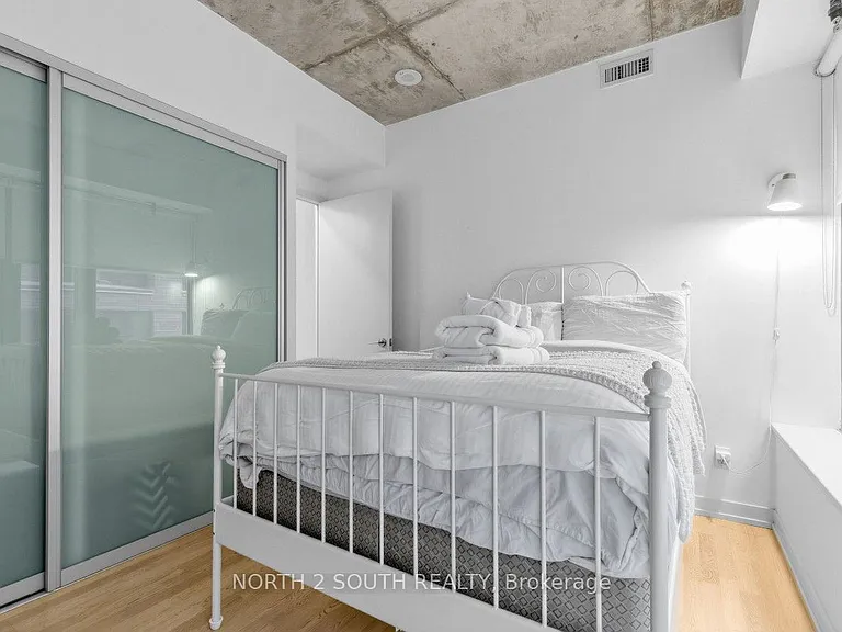 95 Bathurst St #225 — Photo 17