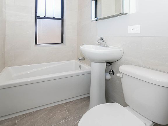 4th image of 1942 W Wilson Ave APT 3L