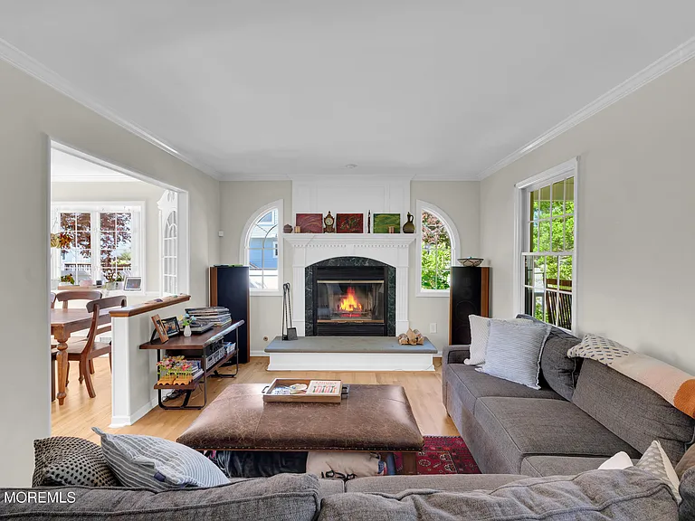402 Morgan Pkwy — Photo 9