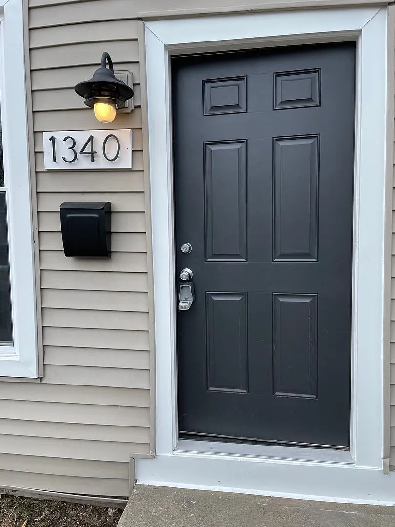 Newly Renovated 2 Bedroom House in Shelby Park — Photo 2