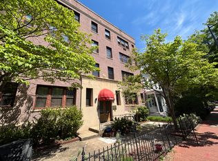 414 Seward Sq SE APT 401, Washington, DC 20003