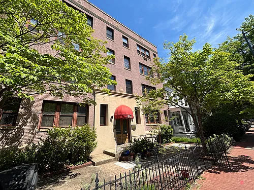 414 Seward Sq SE #401 Photo 1