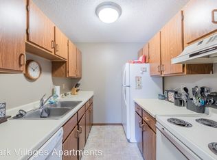 114 22nd St NW APT 104, Owatonna, MN 55060