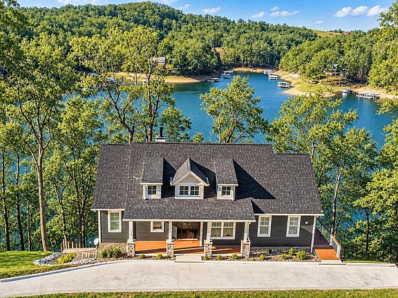 3rd image of 1765 Cove Pointe Rd