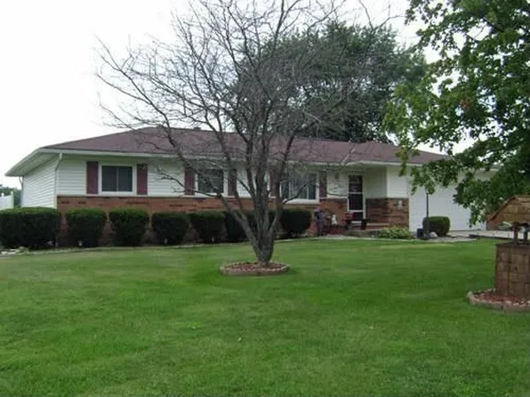 682 William Dr, Knoxville, IL 61448