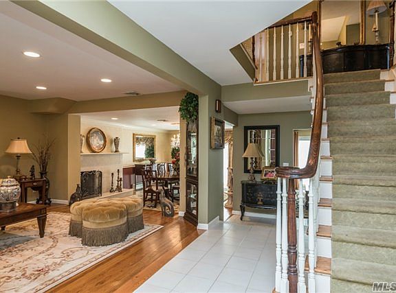 3rd image of 30 Knolls Dr