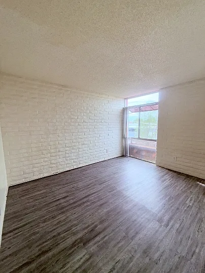 BROADWAY APARTMENTS — Photo 66