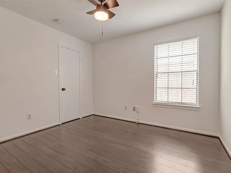 6 Green Slope Pl — Photo 25