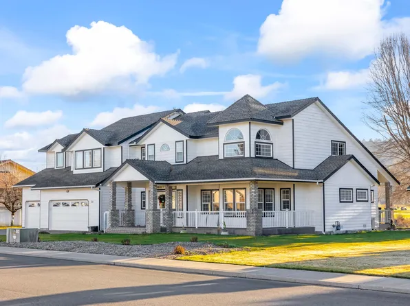 221 SW Meadow Lakes Dr, Prineville, OR 97754