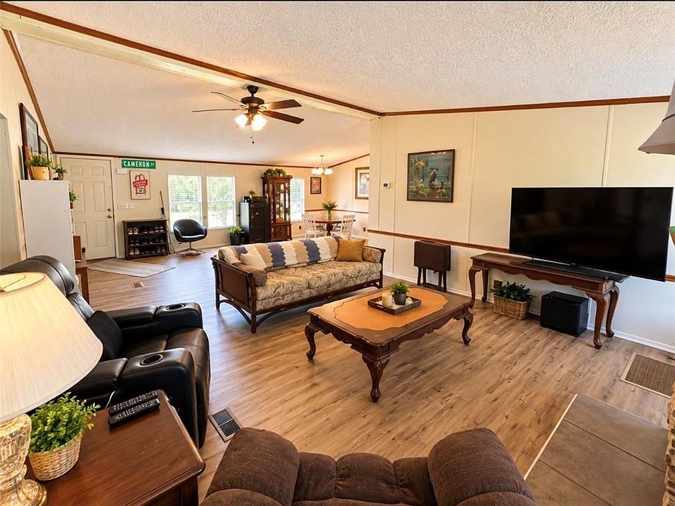4th image of 8940 Cochran Place Dr