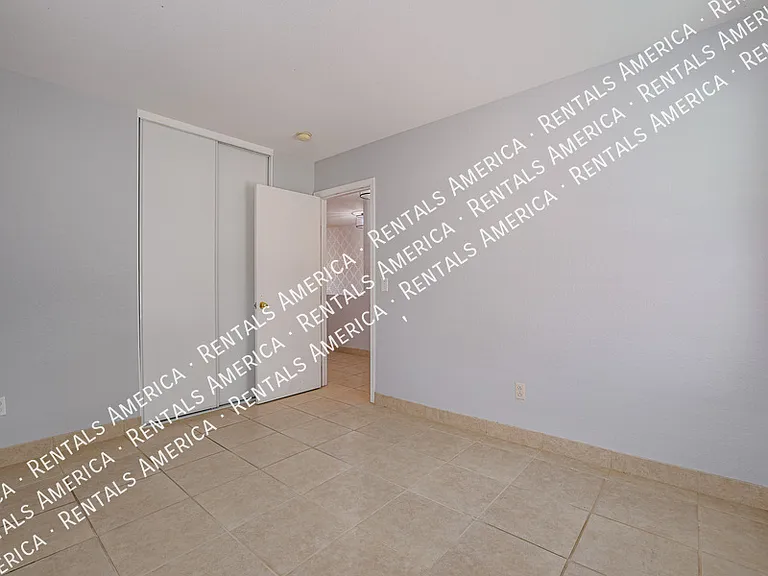 1324 S Mosley Ct — Photo 25